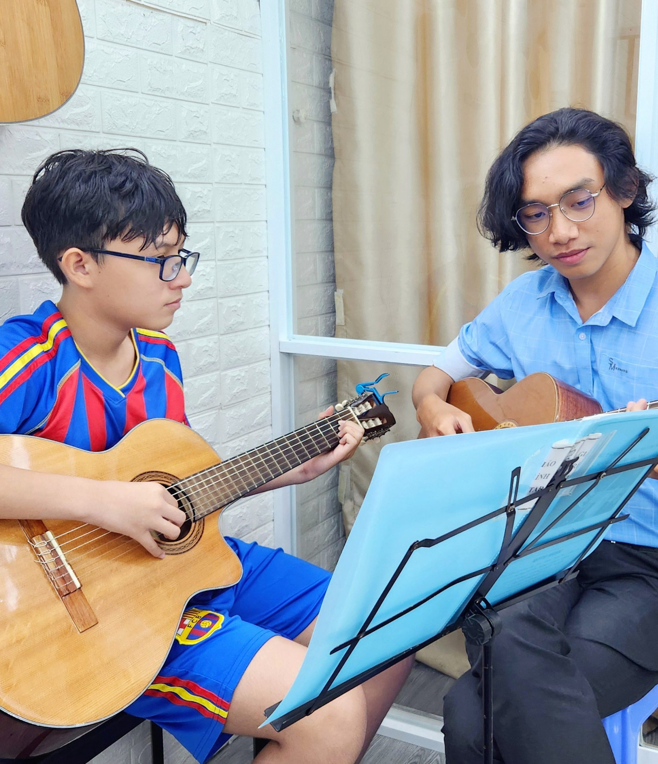 lớp guitar quận 7