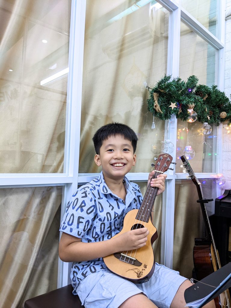 Lớp ukulele quận 7